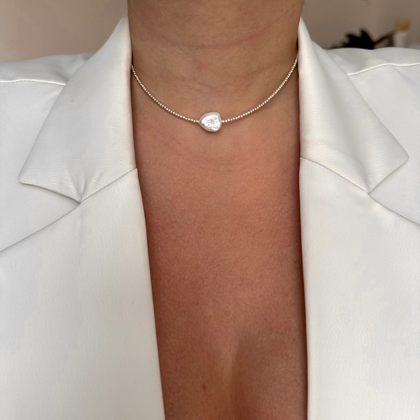 Coin pearl and seed beads necklace
(rhodium plated)
