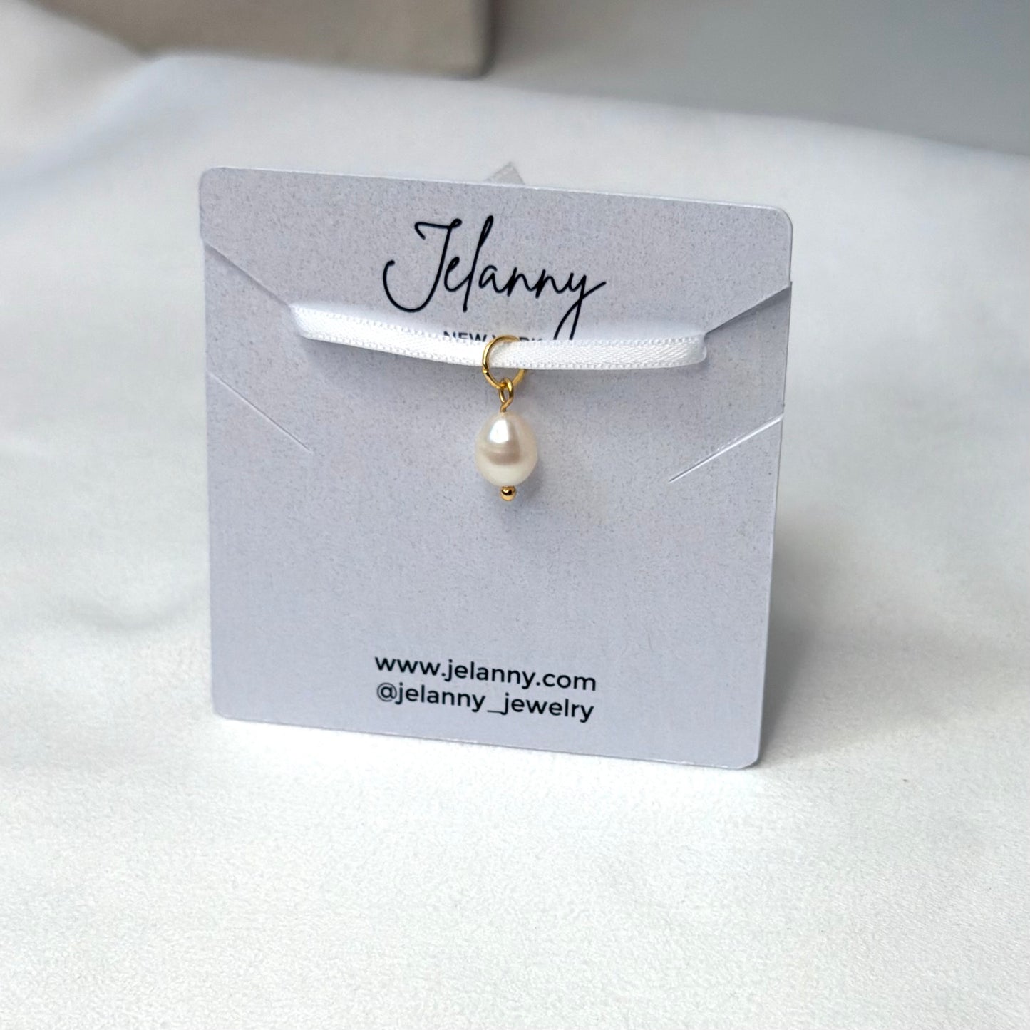 Rice pearl charm 1 pc (gold)