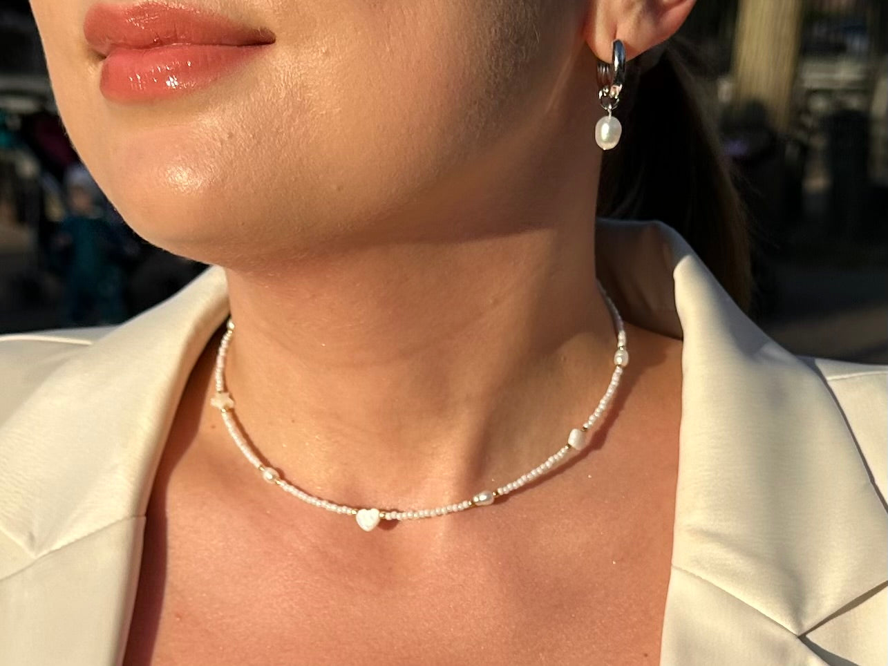 White choker with shell and pearl elements