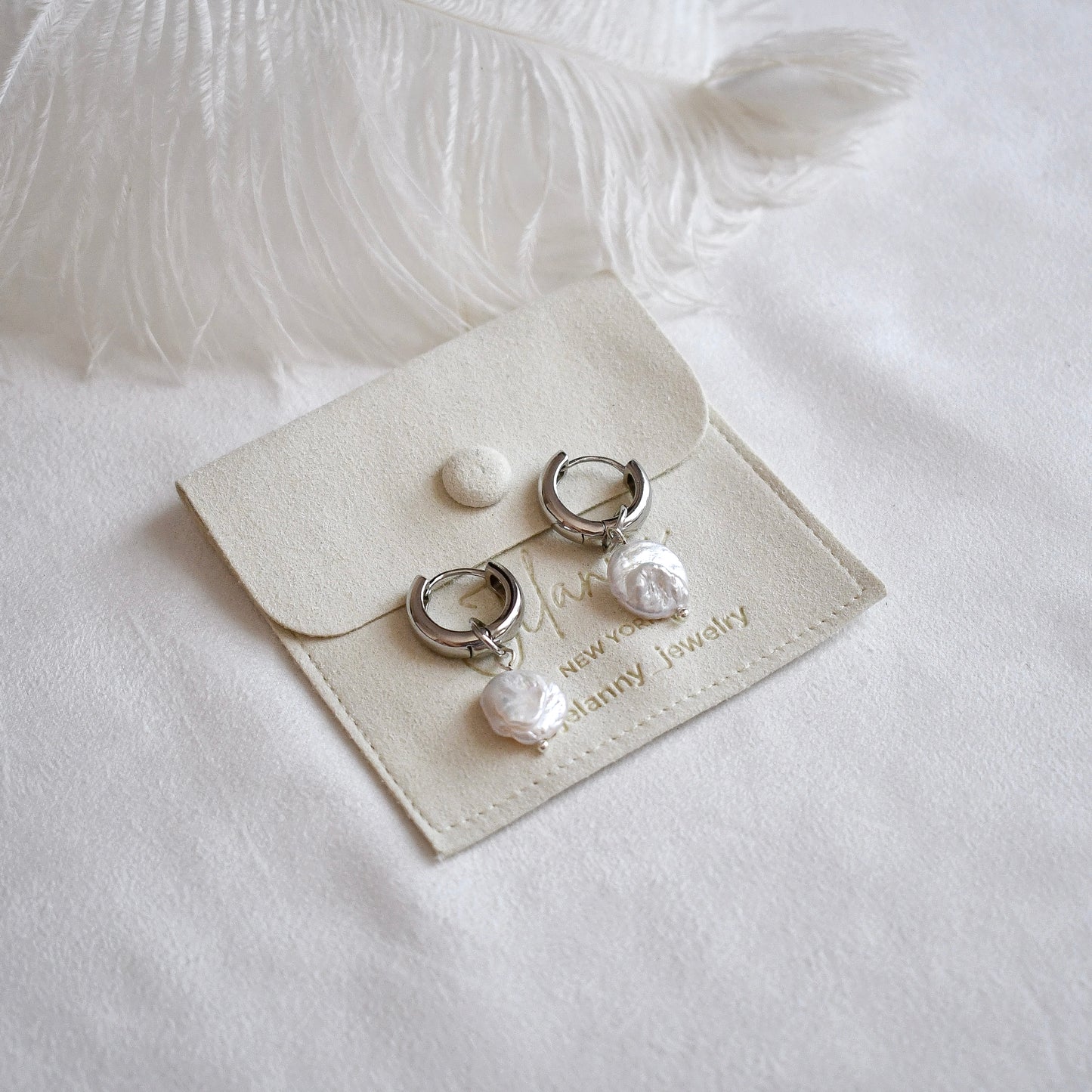 Necklace with baroque freshwater pearl