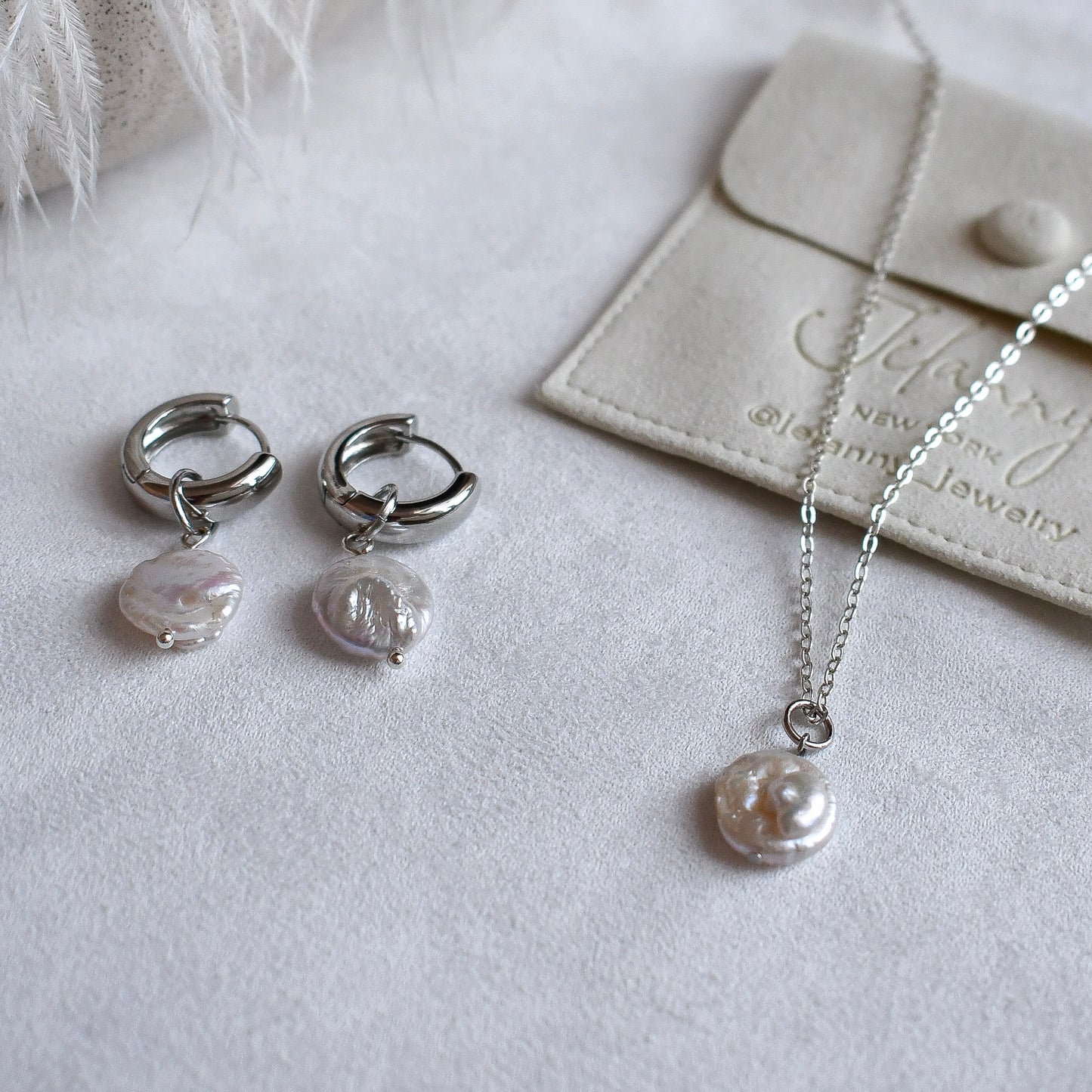 Necklace with baroque freshwater pearl