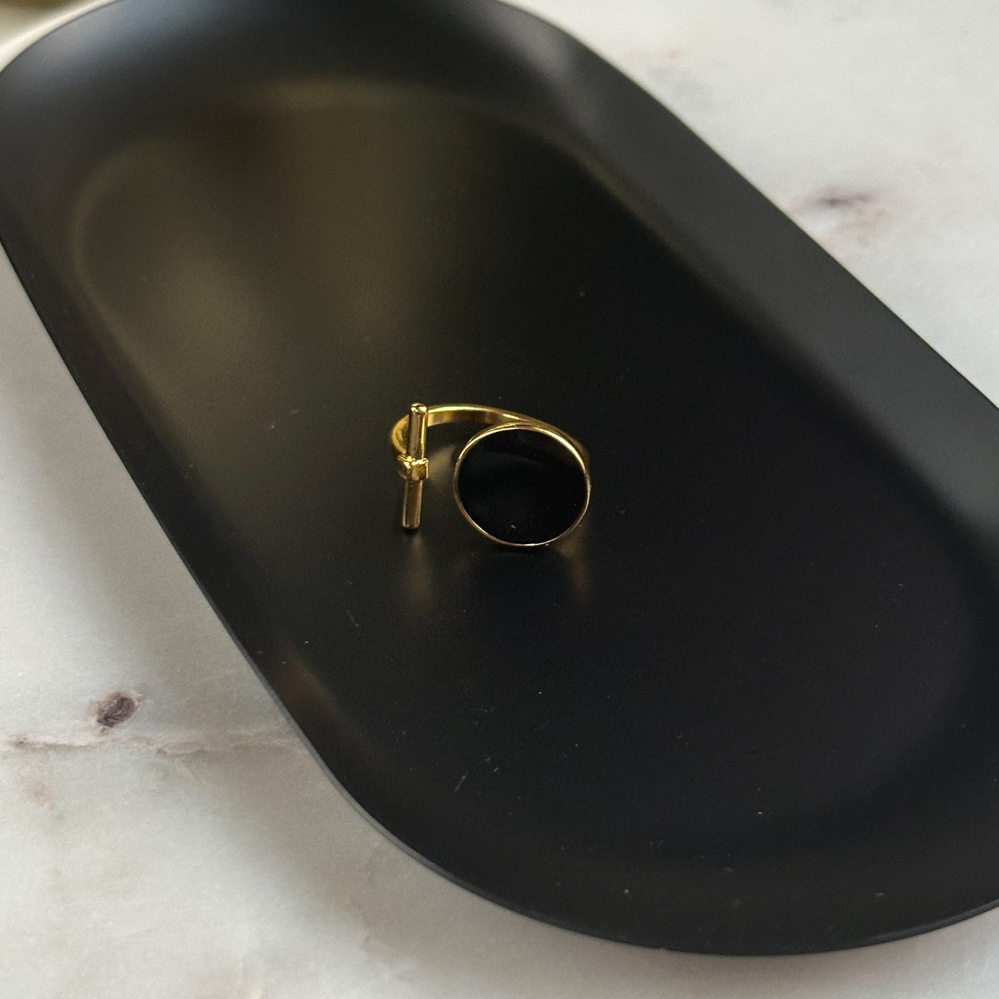 Black circle ring