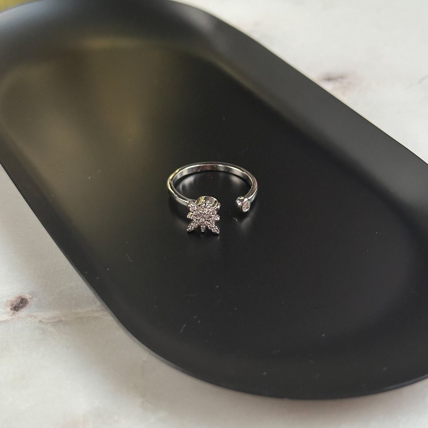 Star spinning ring