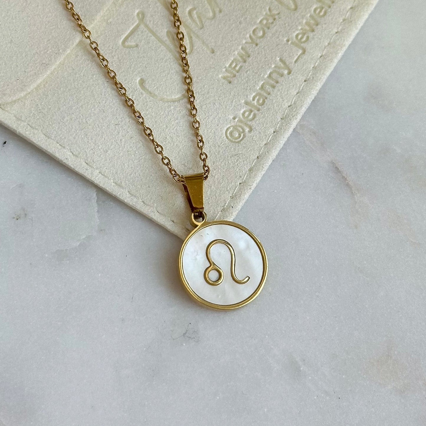 Zodiac pendant necklace Leo (July 23 - August 22)