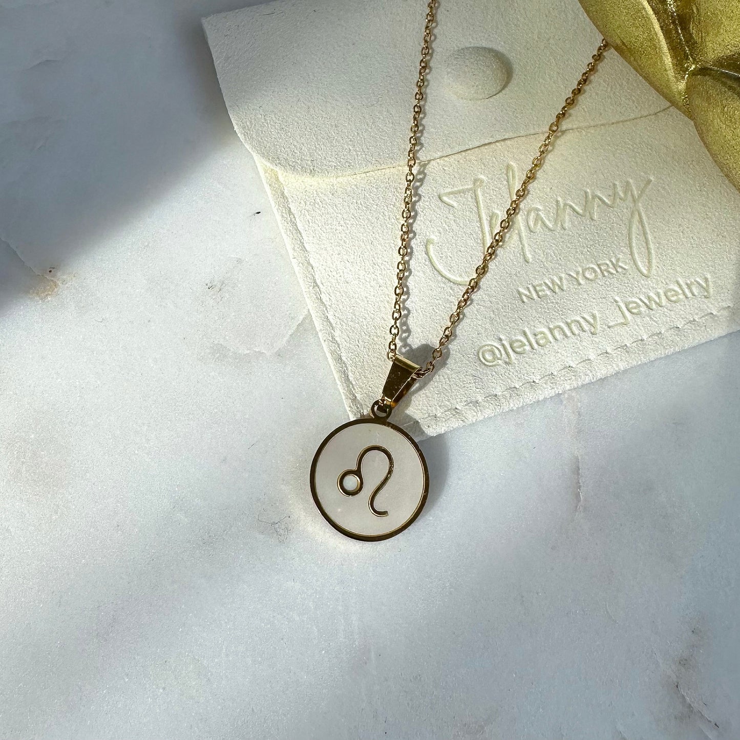 Zodiac pendant necklace Leo (July 23 - August 22)