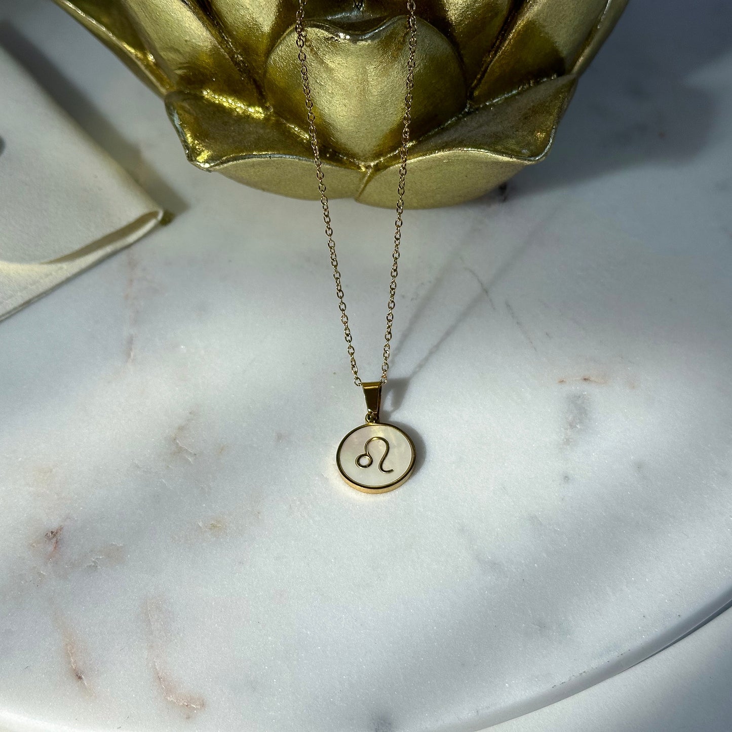 Zodiac pendant necklace Leo (July 23 - August 22)