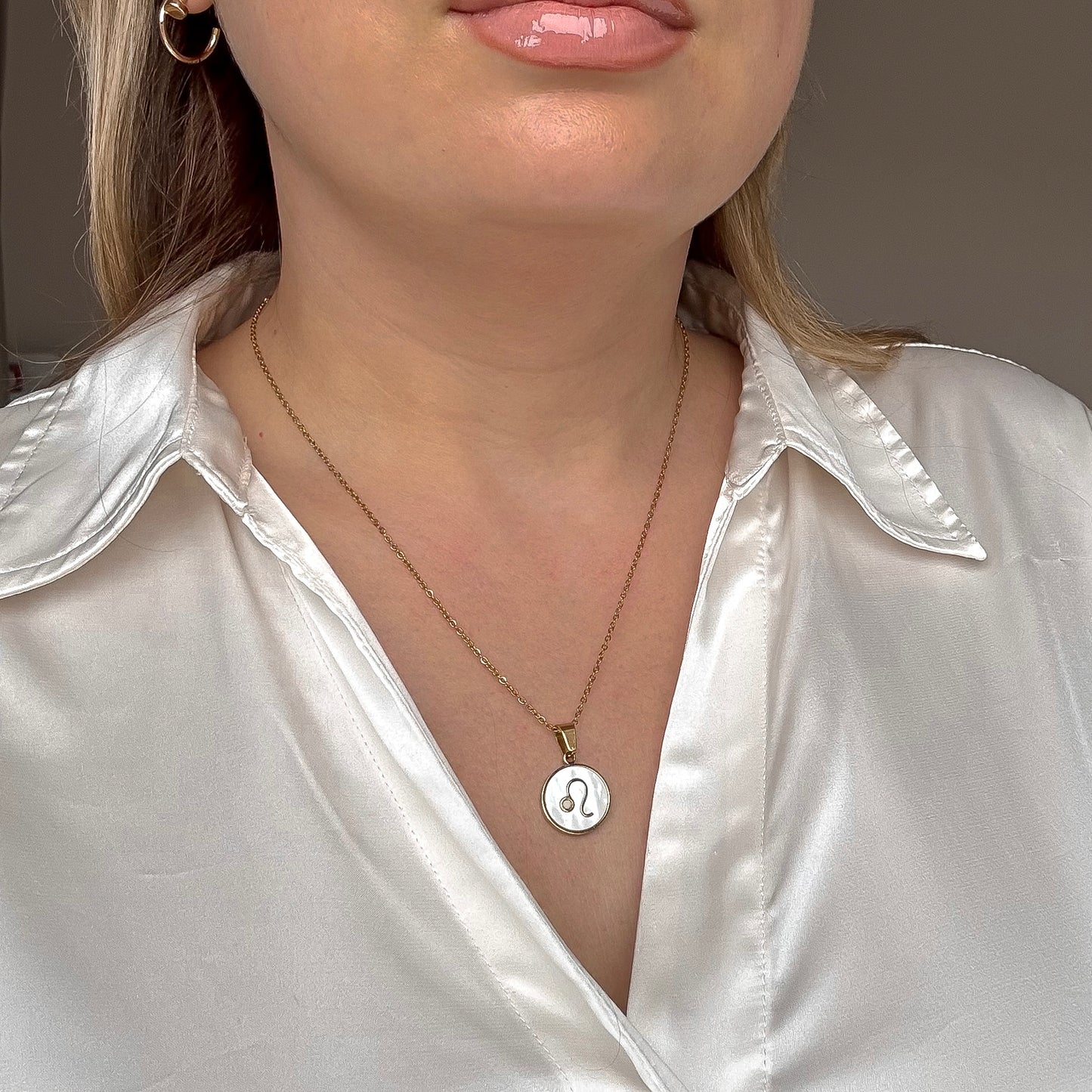 Zodiac pendant necklace Leo (July 23 - August 22)