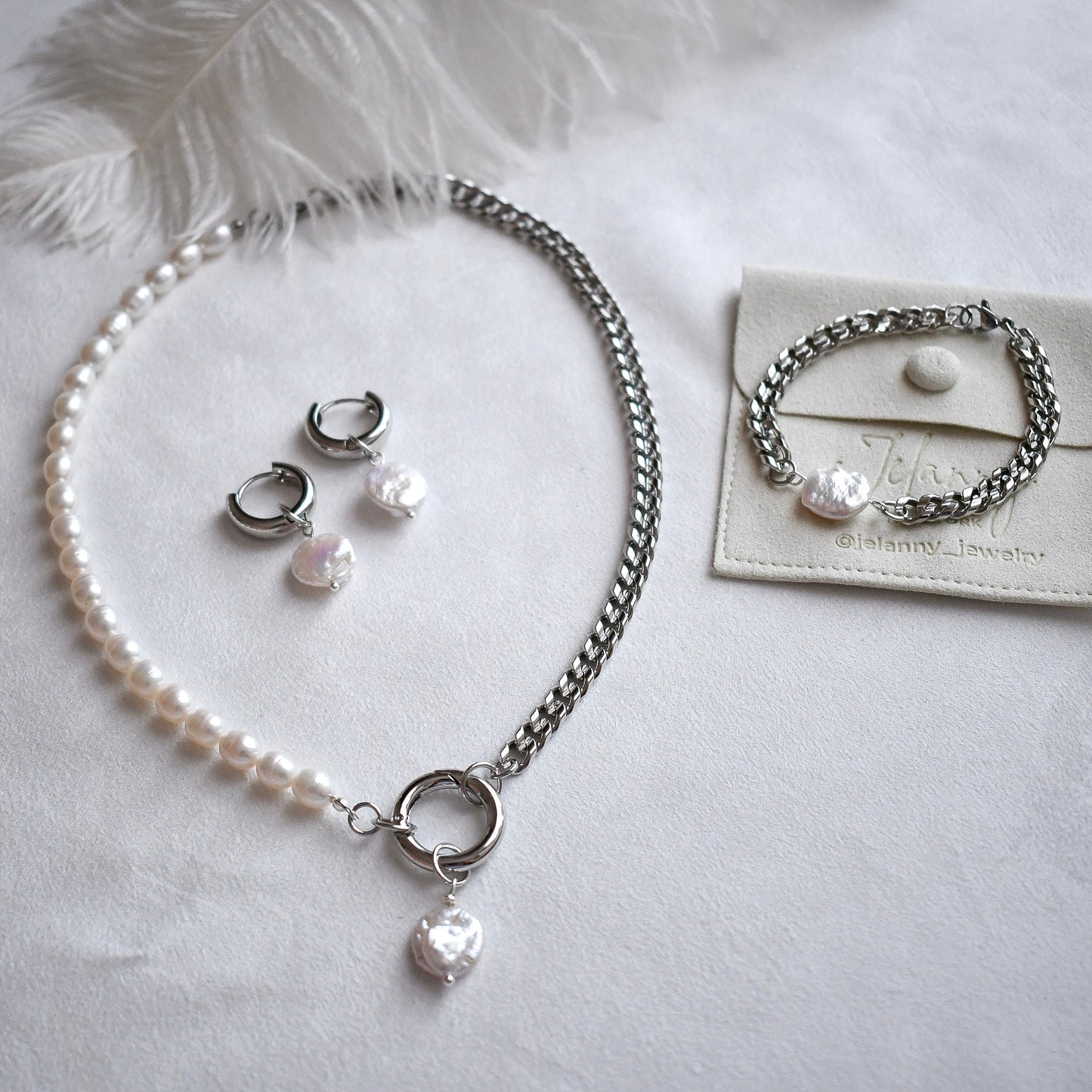 Bracelet with coin pearl (rhodium plated)