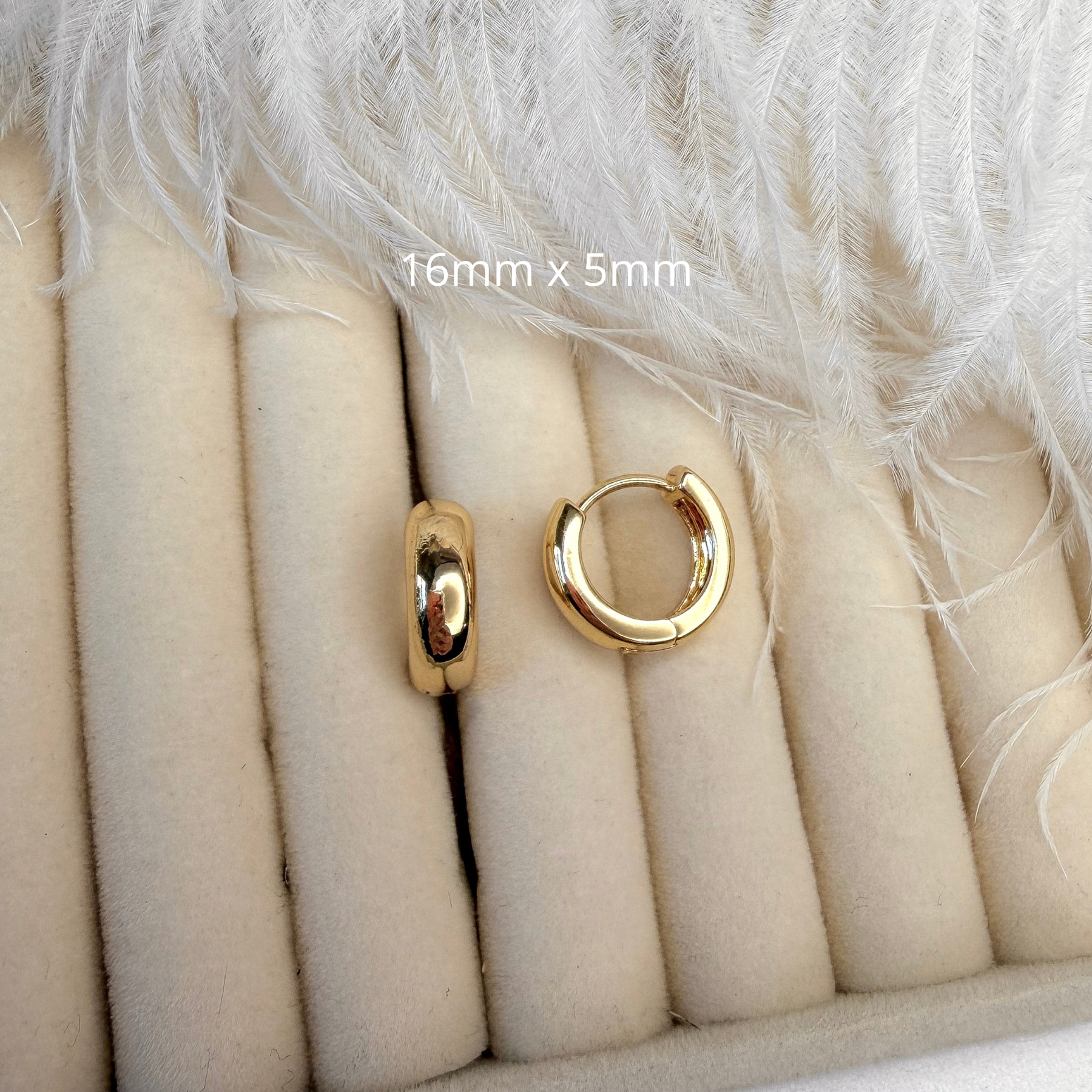 classic gold hoop earrings small