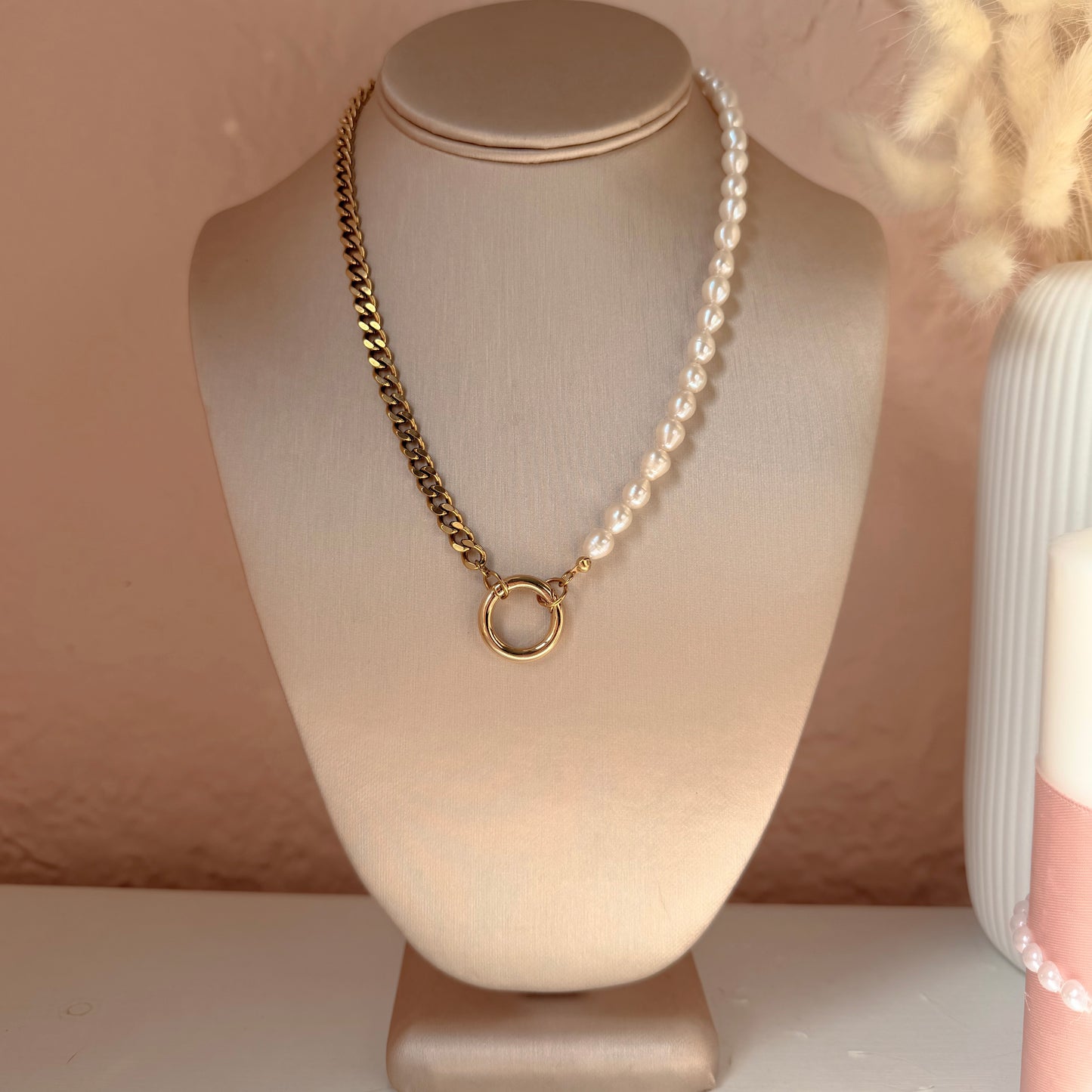 Convertible pearl necklace with front clasp