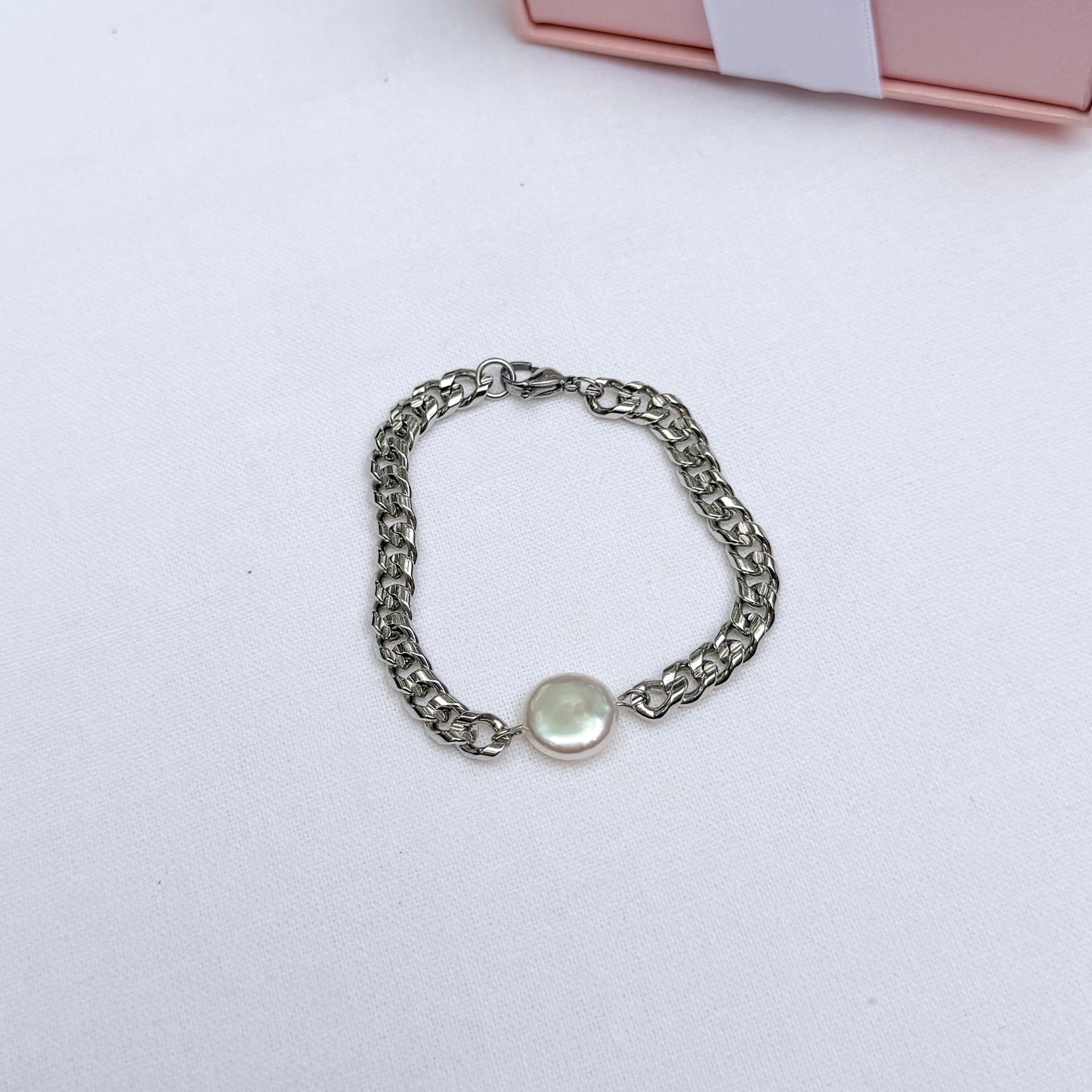 Baroque coin pearl and cuban chain bracelet (silv)