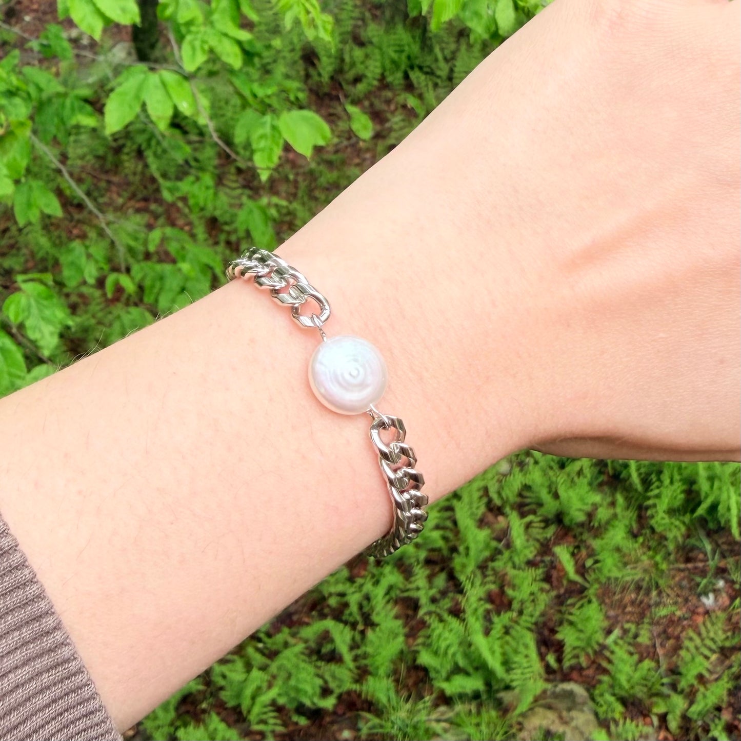 Baroque coin pearl and cuban chain bracelet (silv)