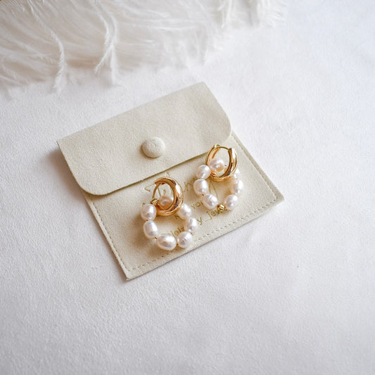 Natural freshwater pearl earrings (gold plated)