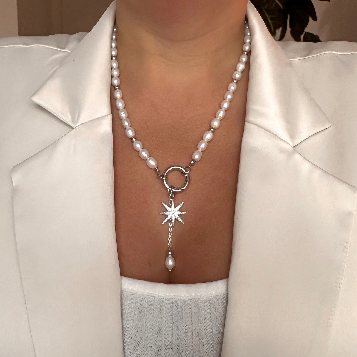 Necklace with star and pearl pendants (rhodium plated)