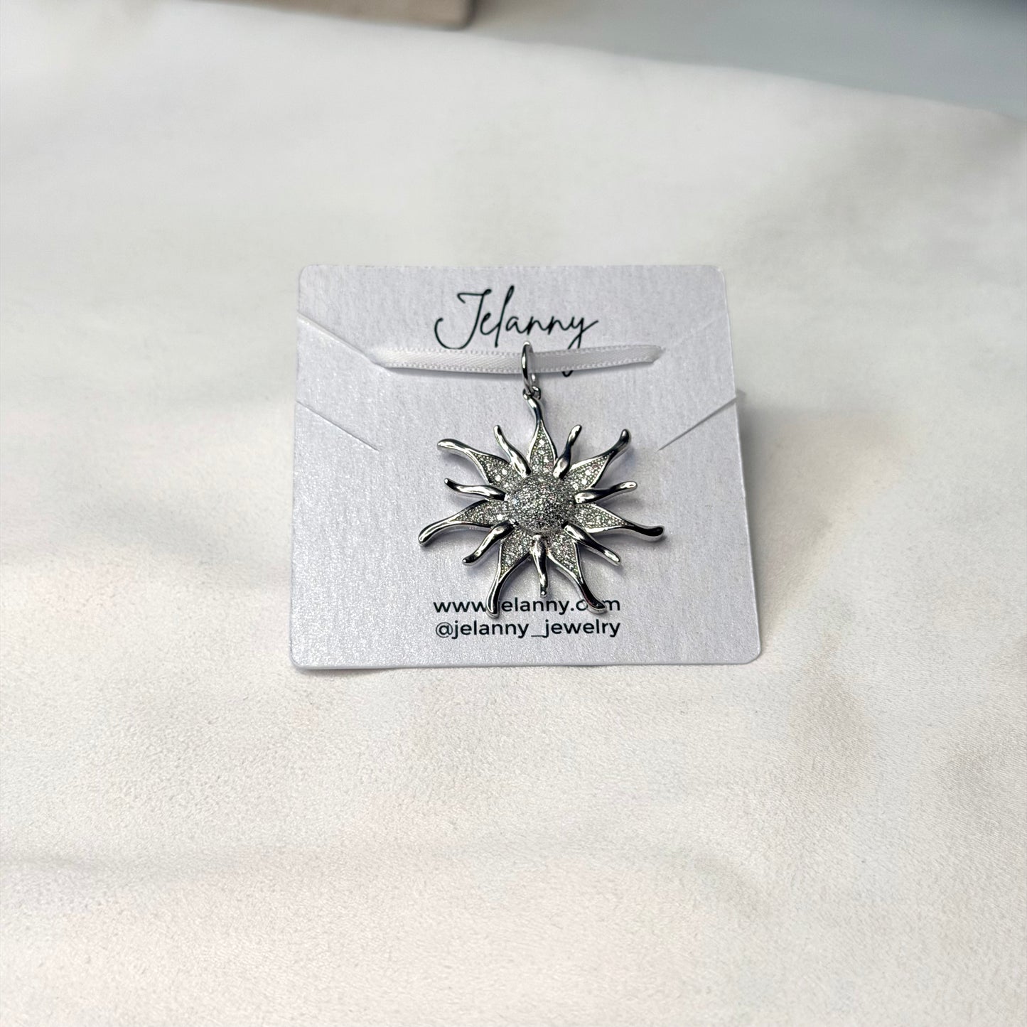 Large sun charm 1 pc (silv)