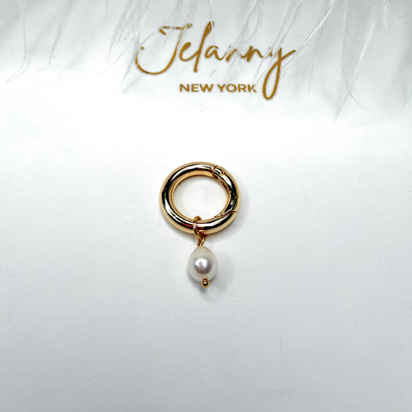 Rice pearl charm 1 pc (gold)
