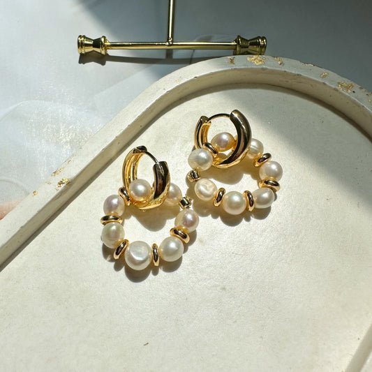 Natural freshwater pearl earrings (gold plated)