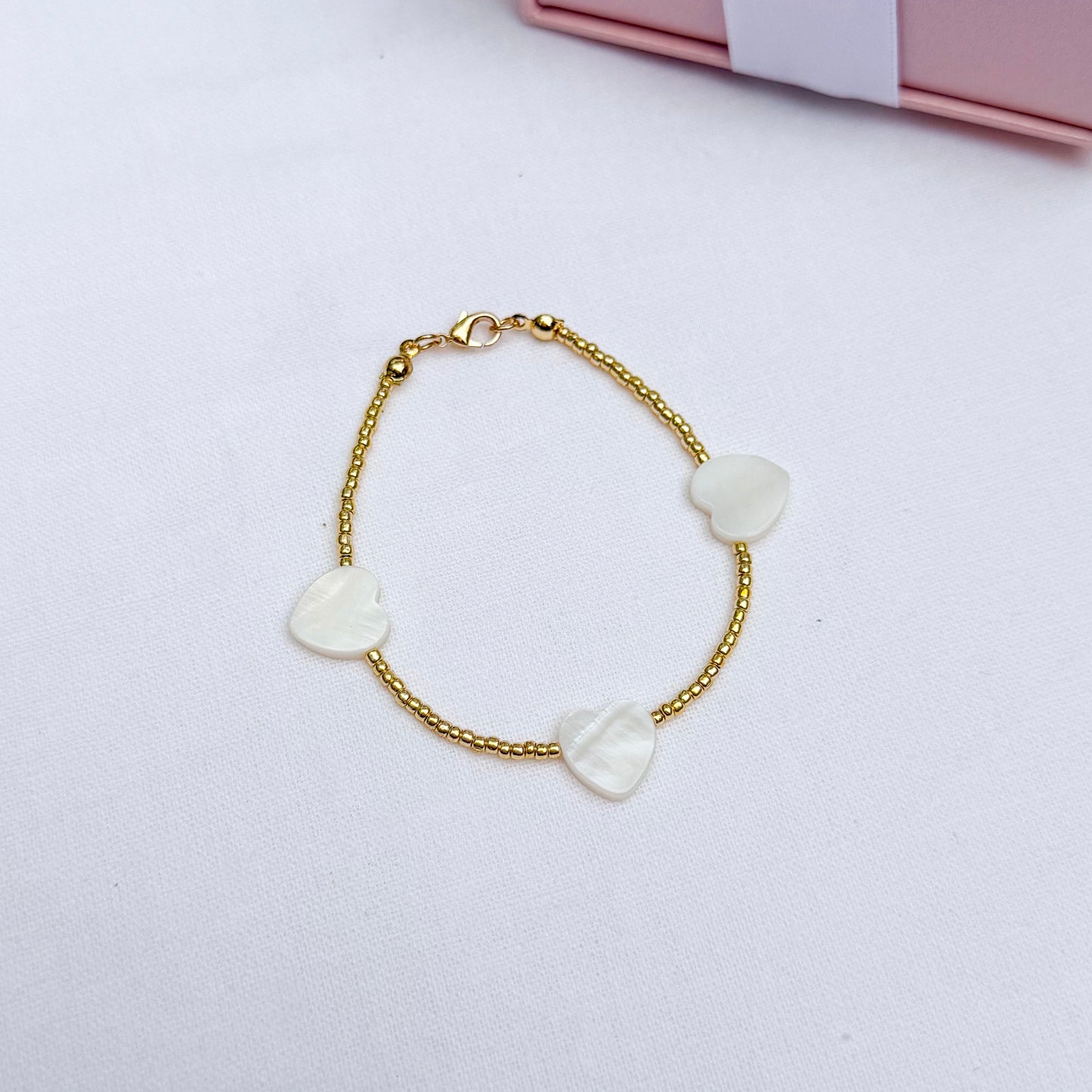 Mother of pearls hearts & seed beads bracelet
