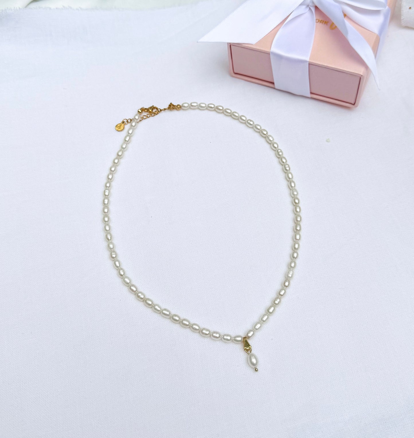 Freshwater pearl necklace with pendant (gold)