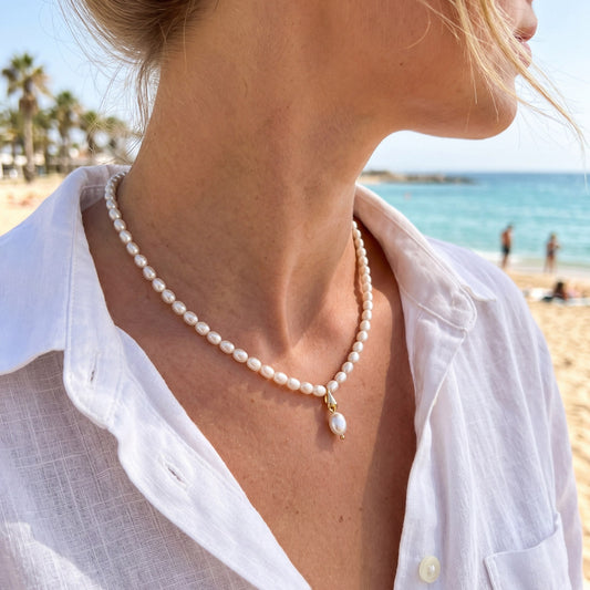 Freshwater pearl necklace with pendant (gold)