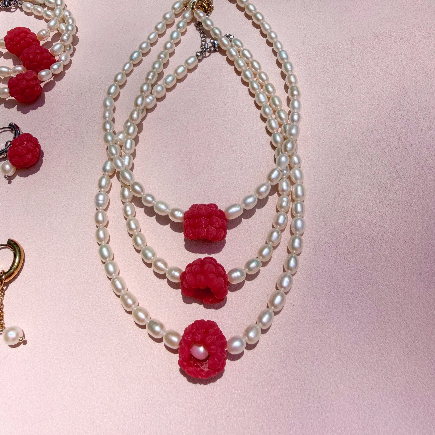 Viral raspberry’s pearl necklace