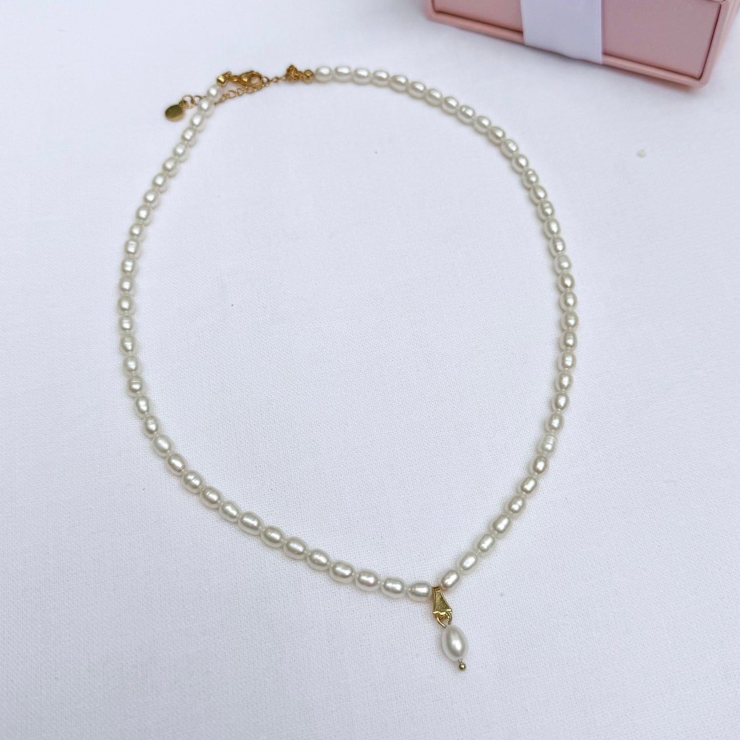 Freshwater pearl necklace with pendant (gold)