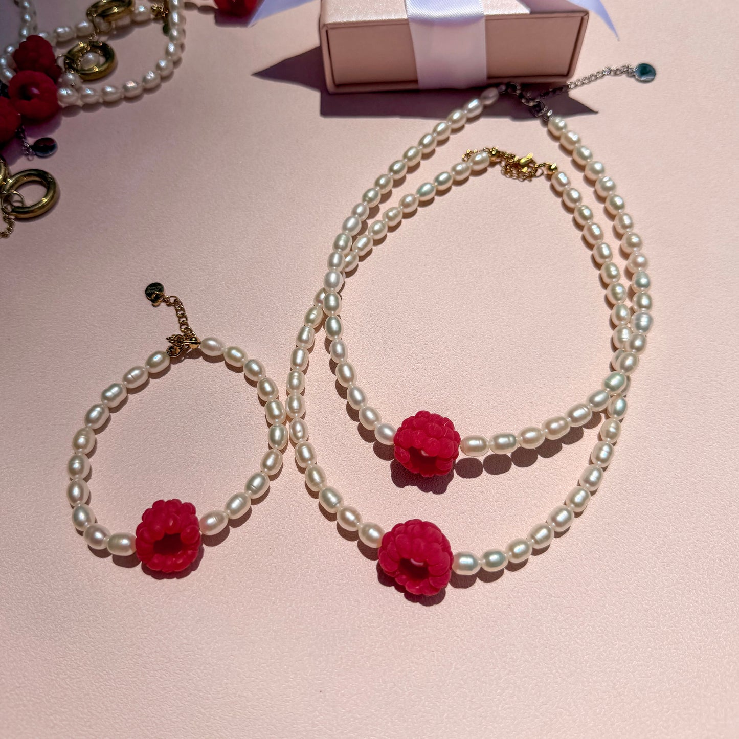 Viral raspberry pearl bracelet