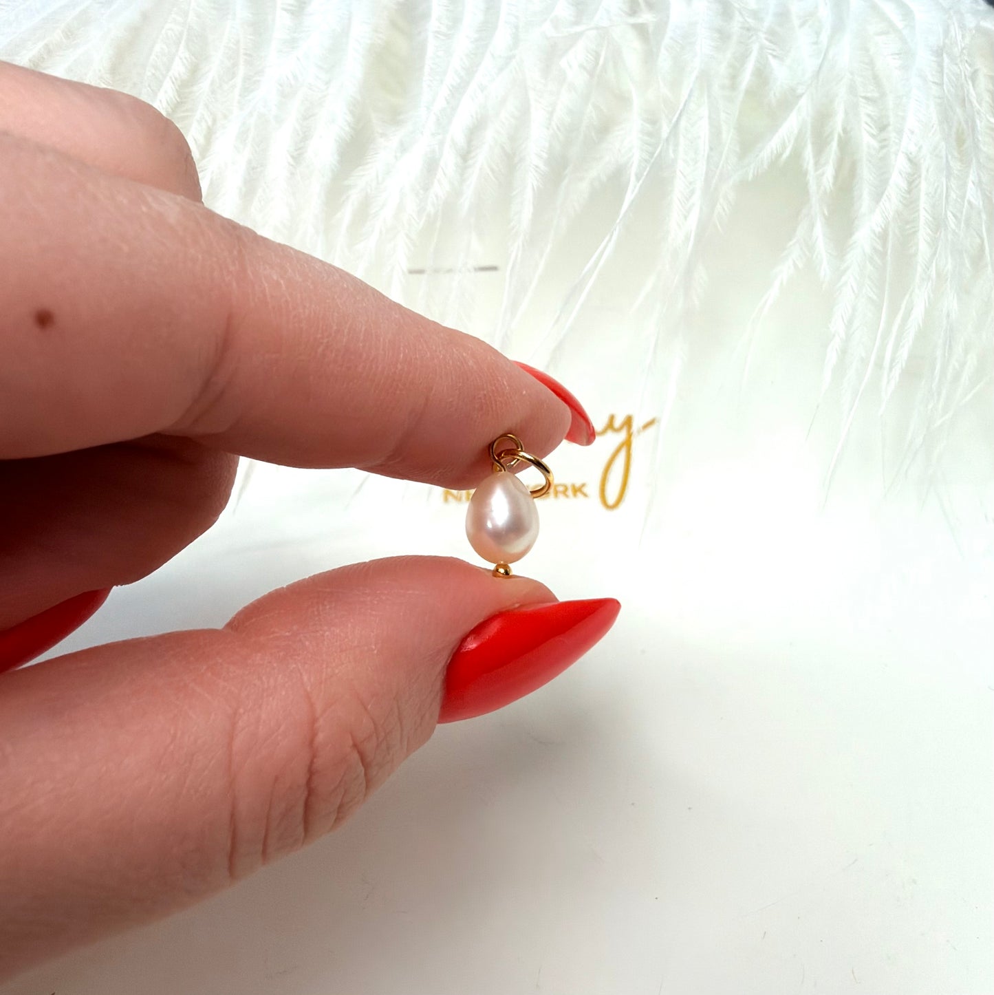 Rice pearl charm 1 pc (gold)