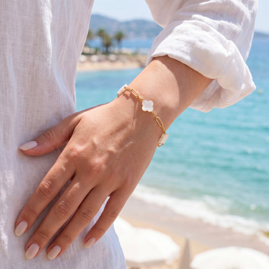 Mother of pearl clover bracelet
