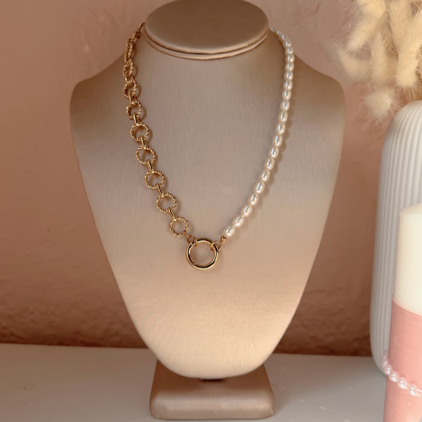 Convertible pearl necklace with front clasp