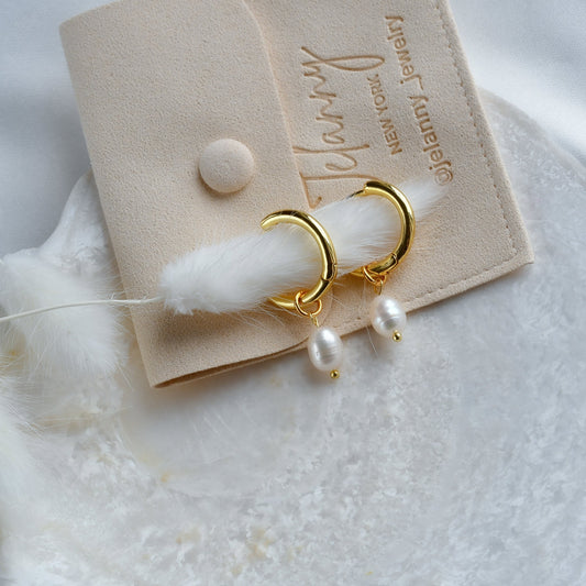 Delicate 1 pearl earrings