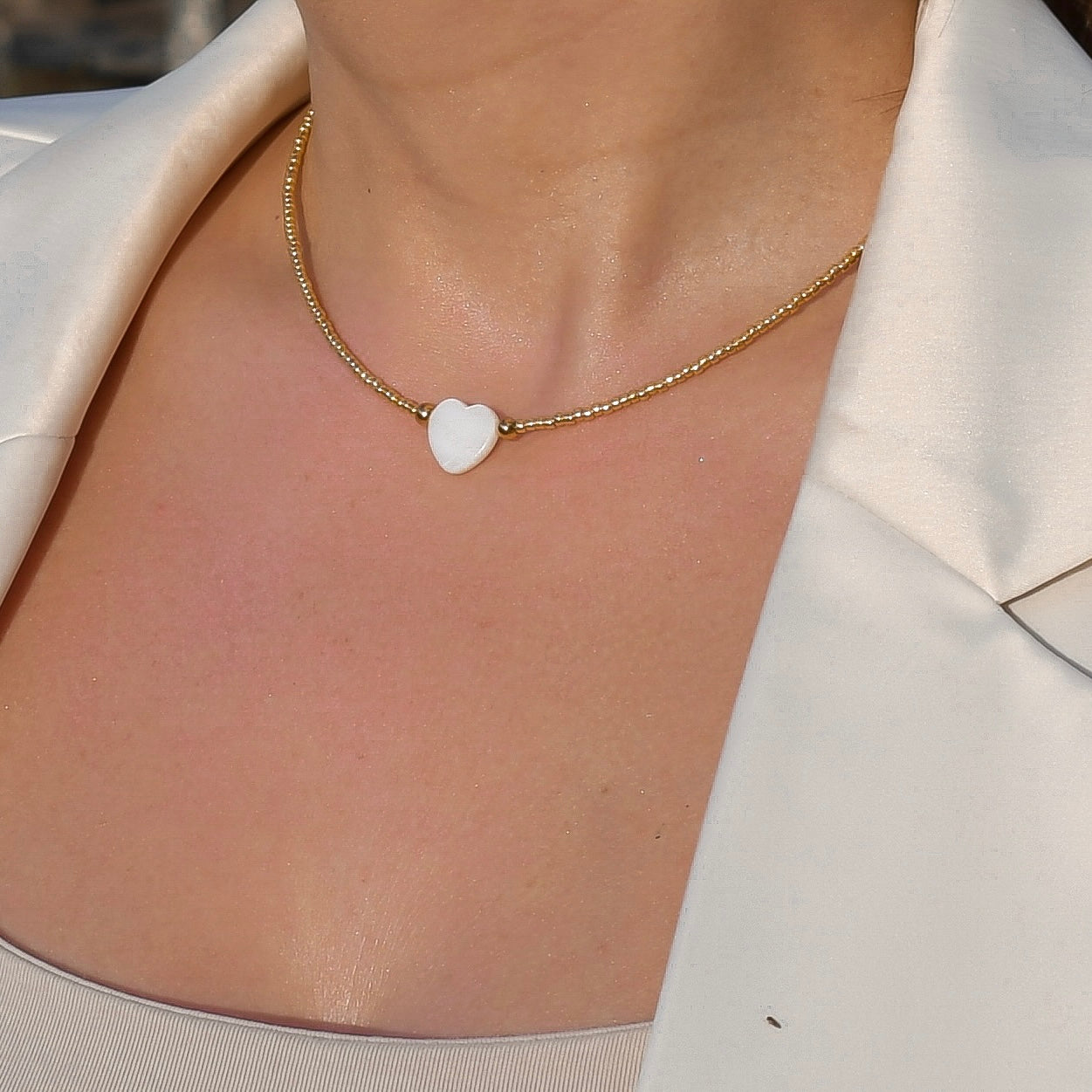 Mother-of-pearl heart  & seed beads choker (gold)