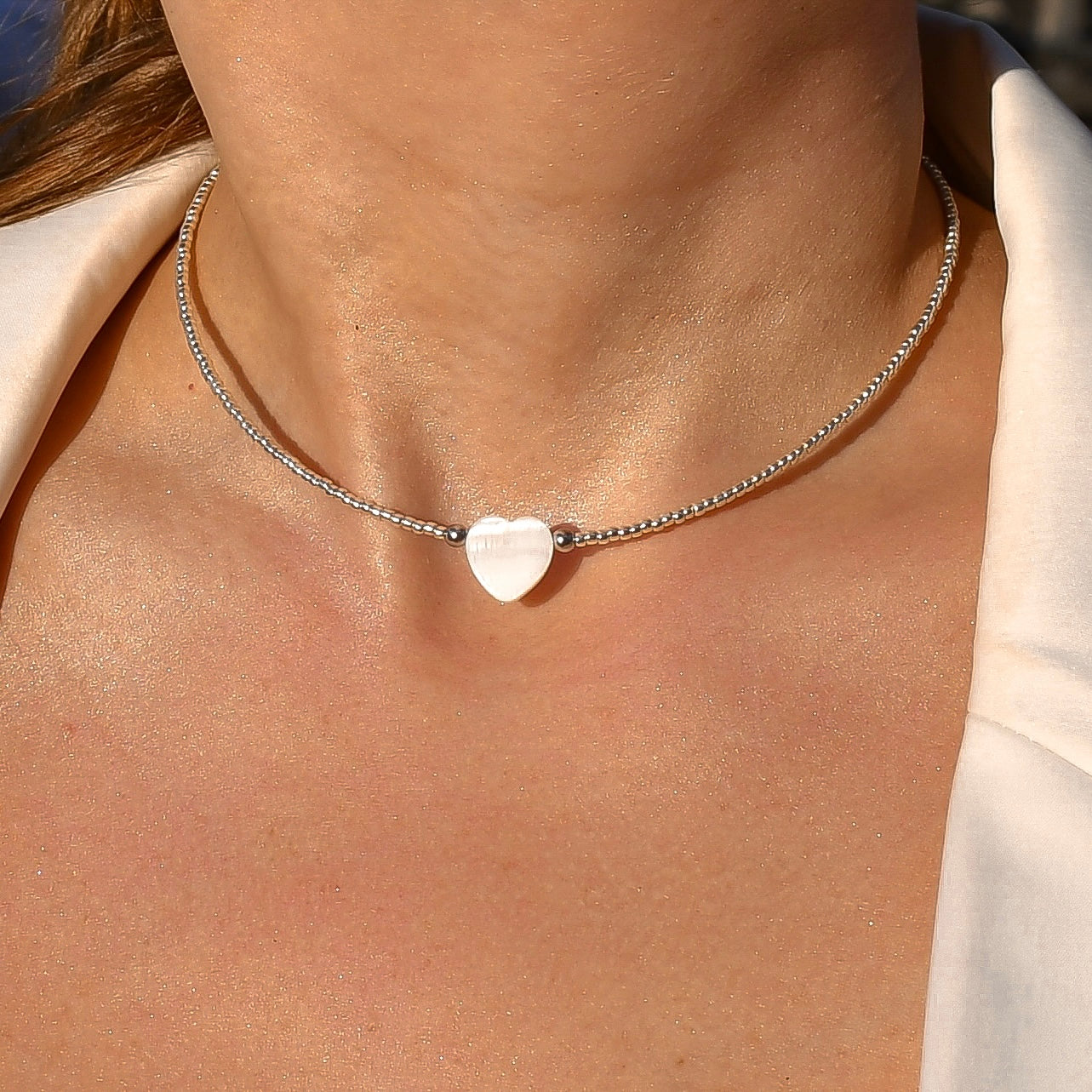 Mother-of-pearl heart  & seed beads choker (silver)