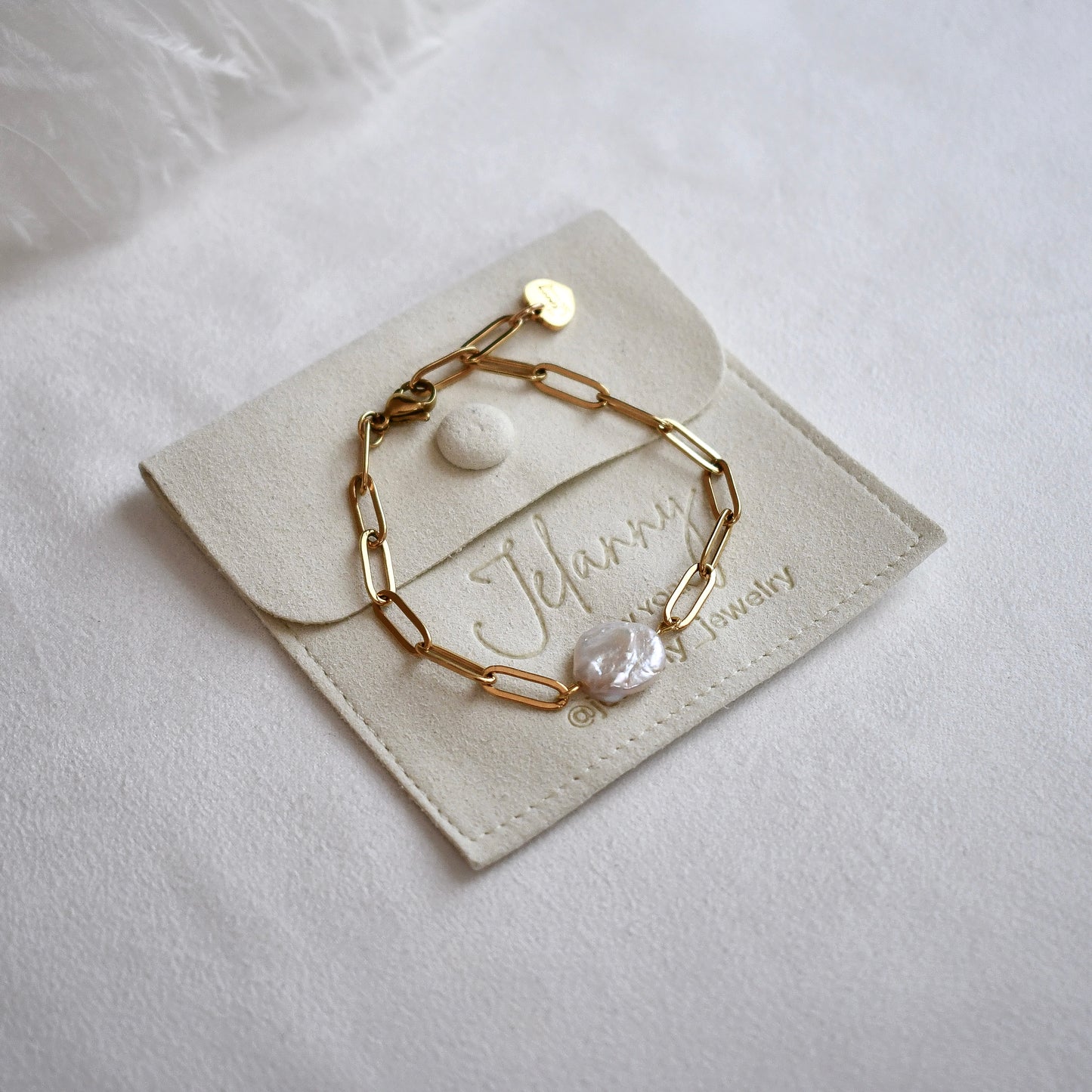 Pearl and paperclip chain bracelet