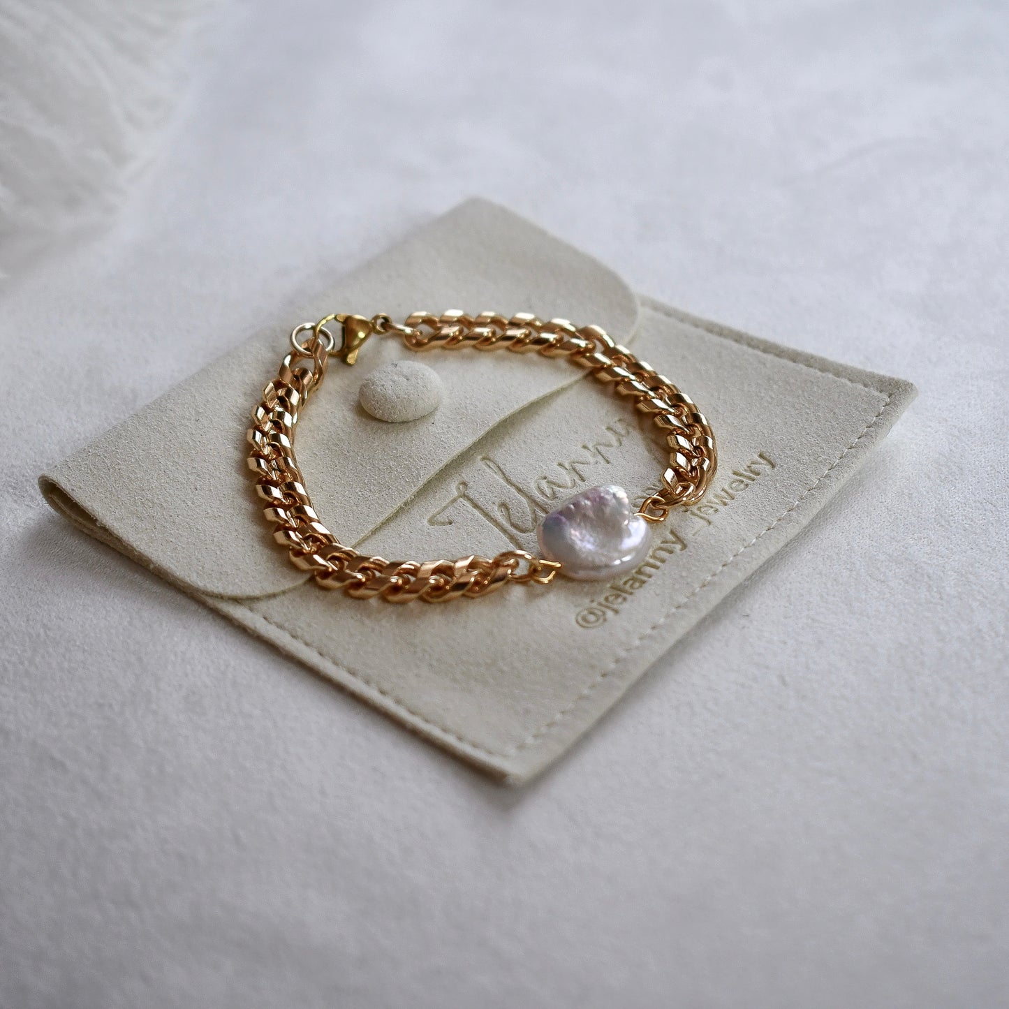 Pearl and paperclip chain bracelet