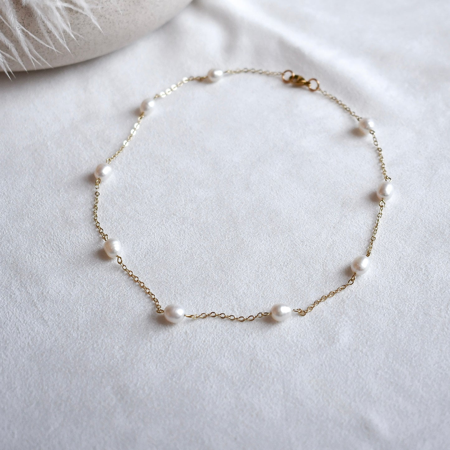 Freshwater pearls and chain necklace