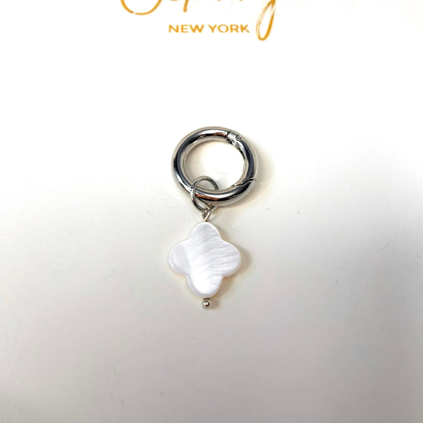 Mother-of-pearl clover charm 1 pc