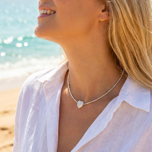 Mother-of-pearl heart  & seed beads choker (silver)