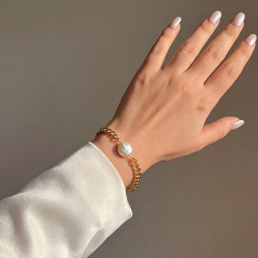 Baroque coin pearl and cuban chain bracelet (gold)