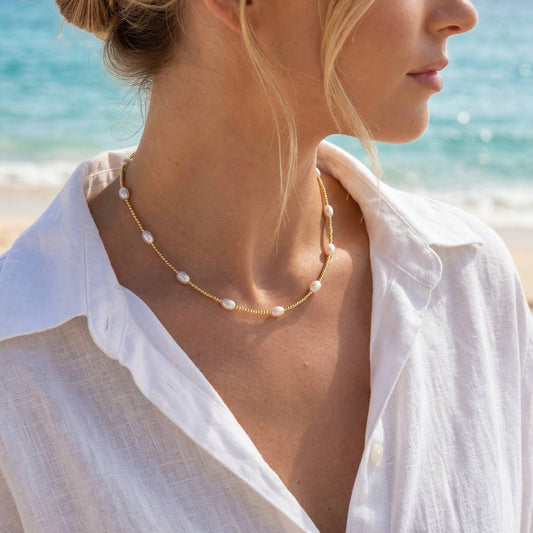 Freshwater pearls and seed beads necklace (gold)