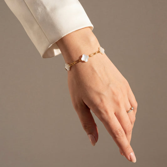 Mother of pearl clover bracelet