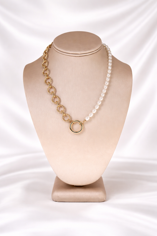 Convertible pearl necklace with front clasp
