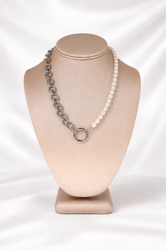 Convertible pearl necklace with front clasp