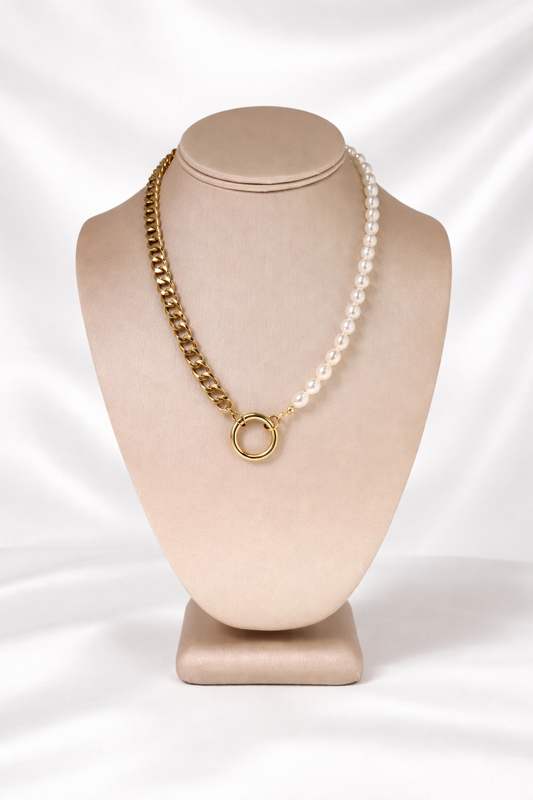 Convertible pearl necklace with front clasp