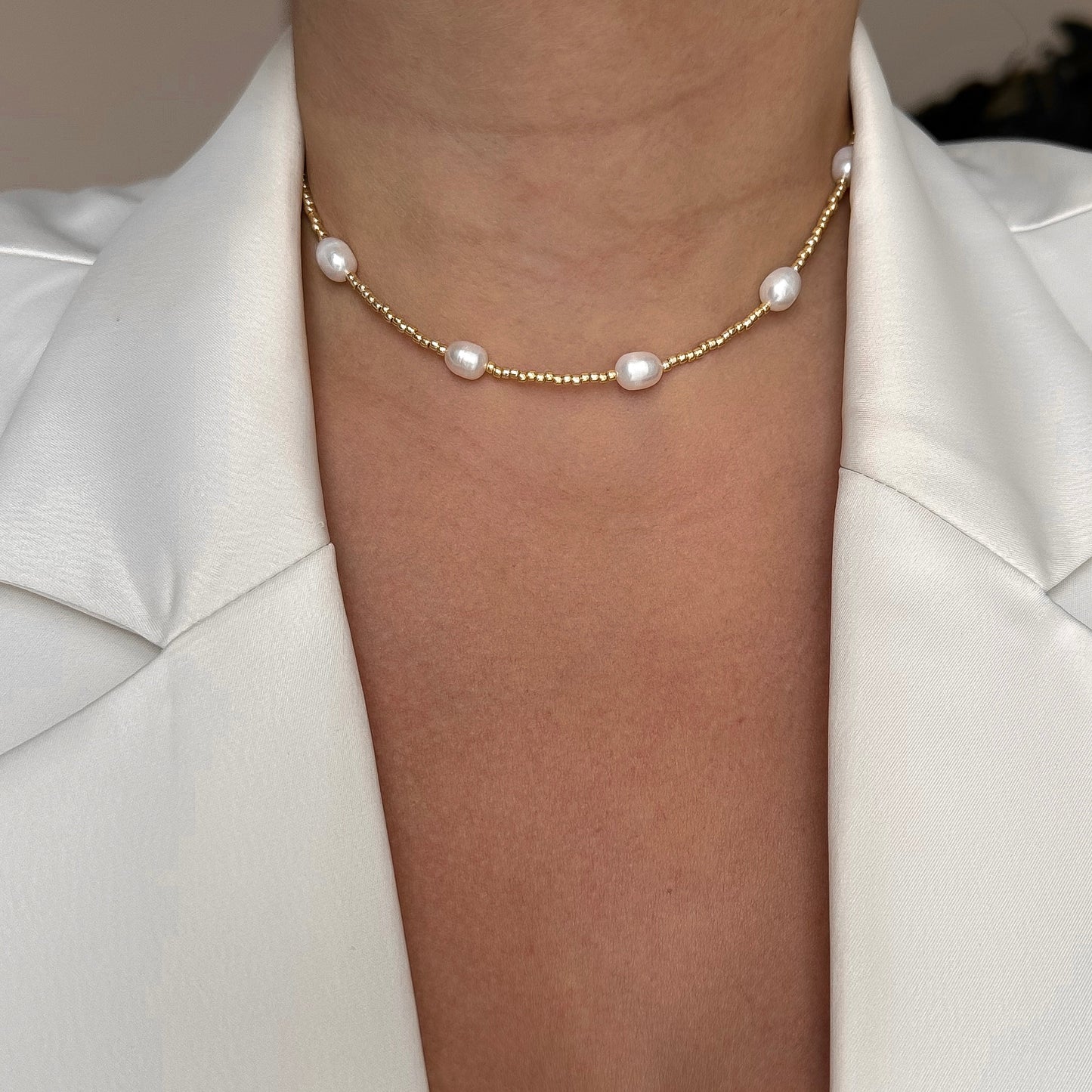 Freshwater pearls and seed beads necklace (gold)