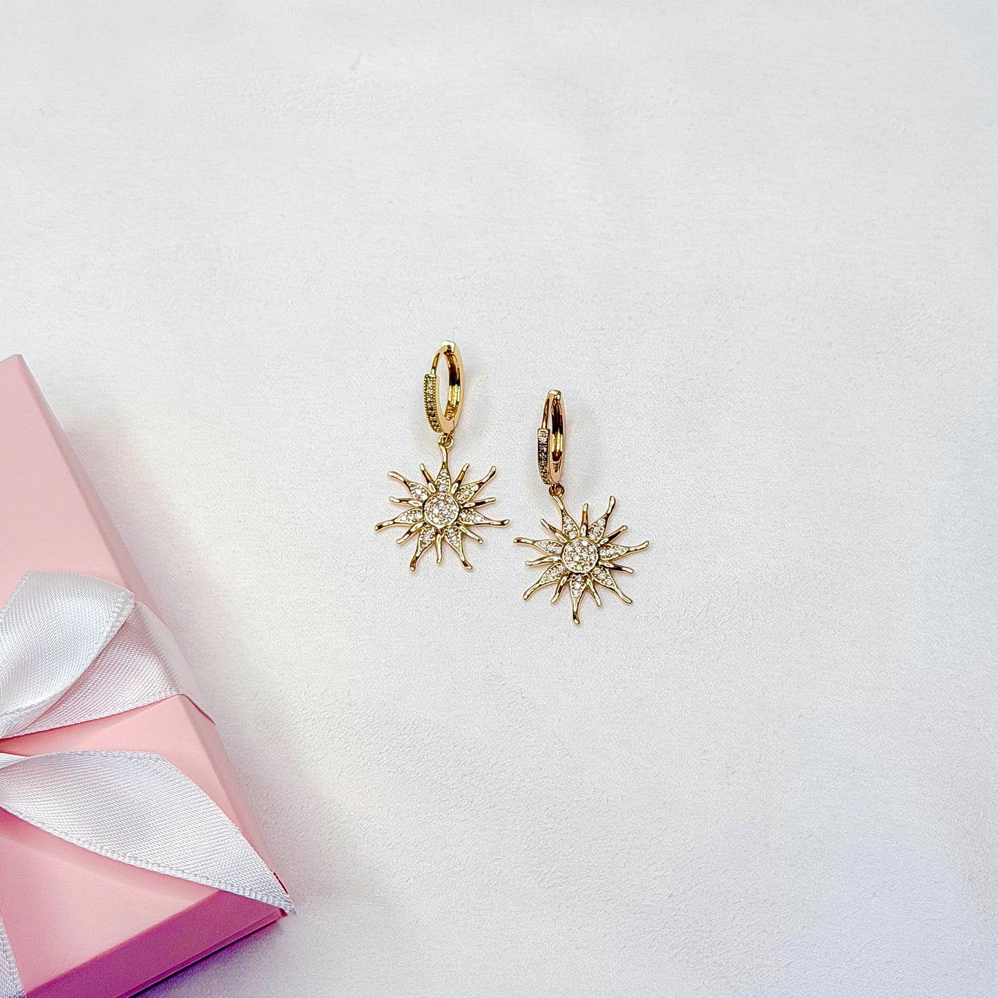 minimalist pearl jewelry sunburst hoop earrings interchangeable charms elegant style