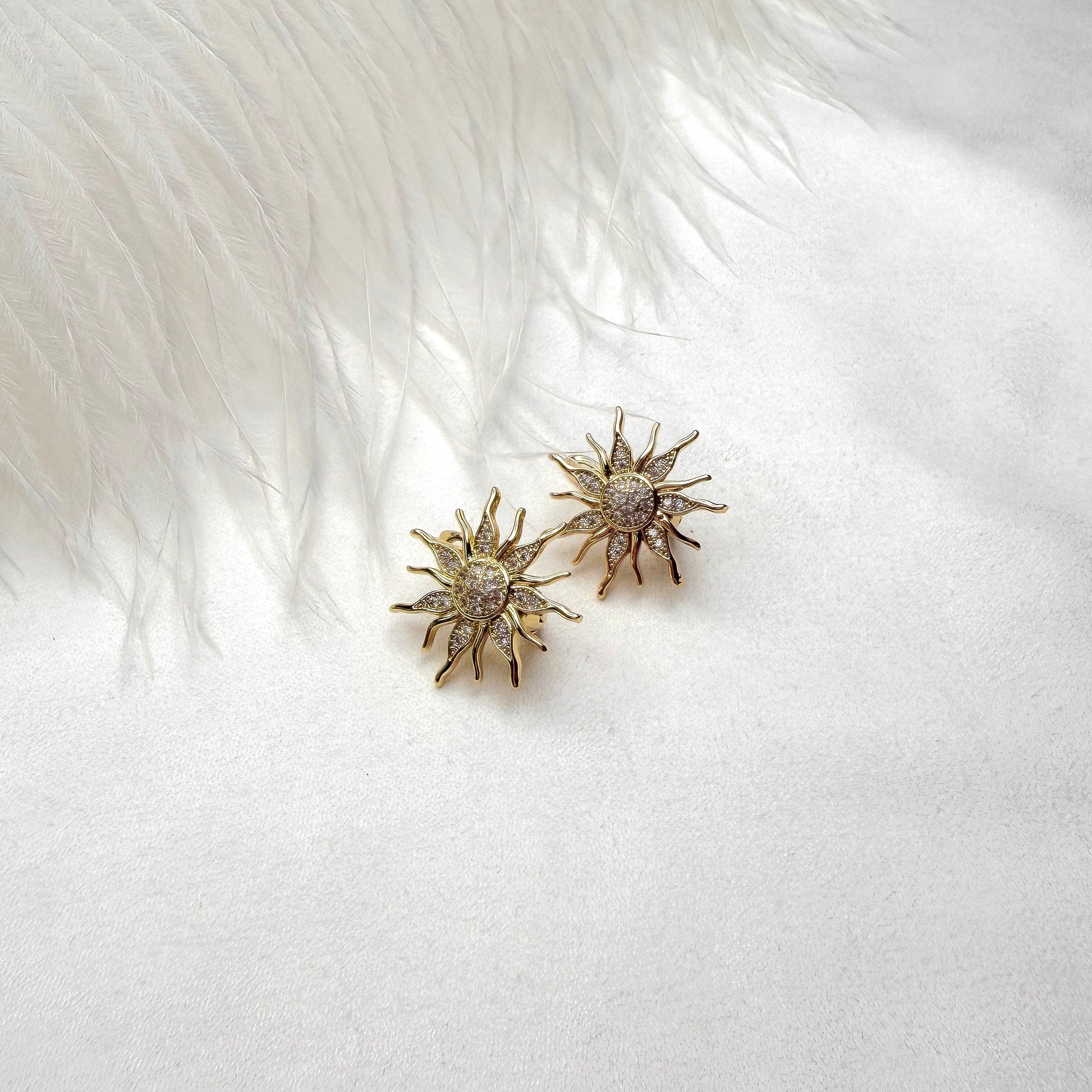 Sunburst stud earrings silver finish modern pearl jewelry delicate stud earrings