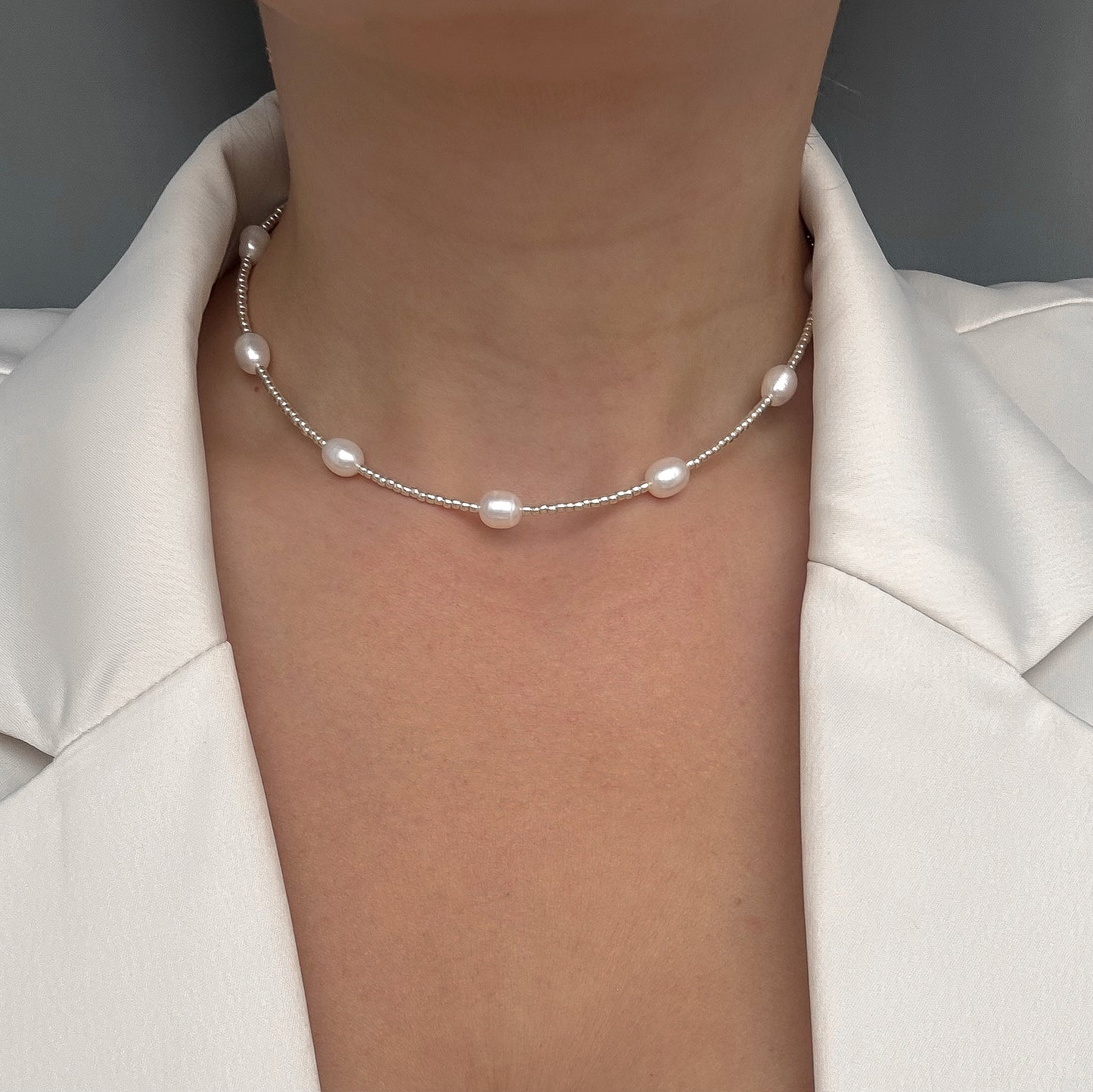 Freshwater pearls and seed beads necklace (silv)