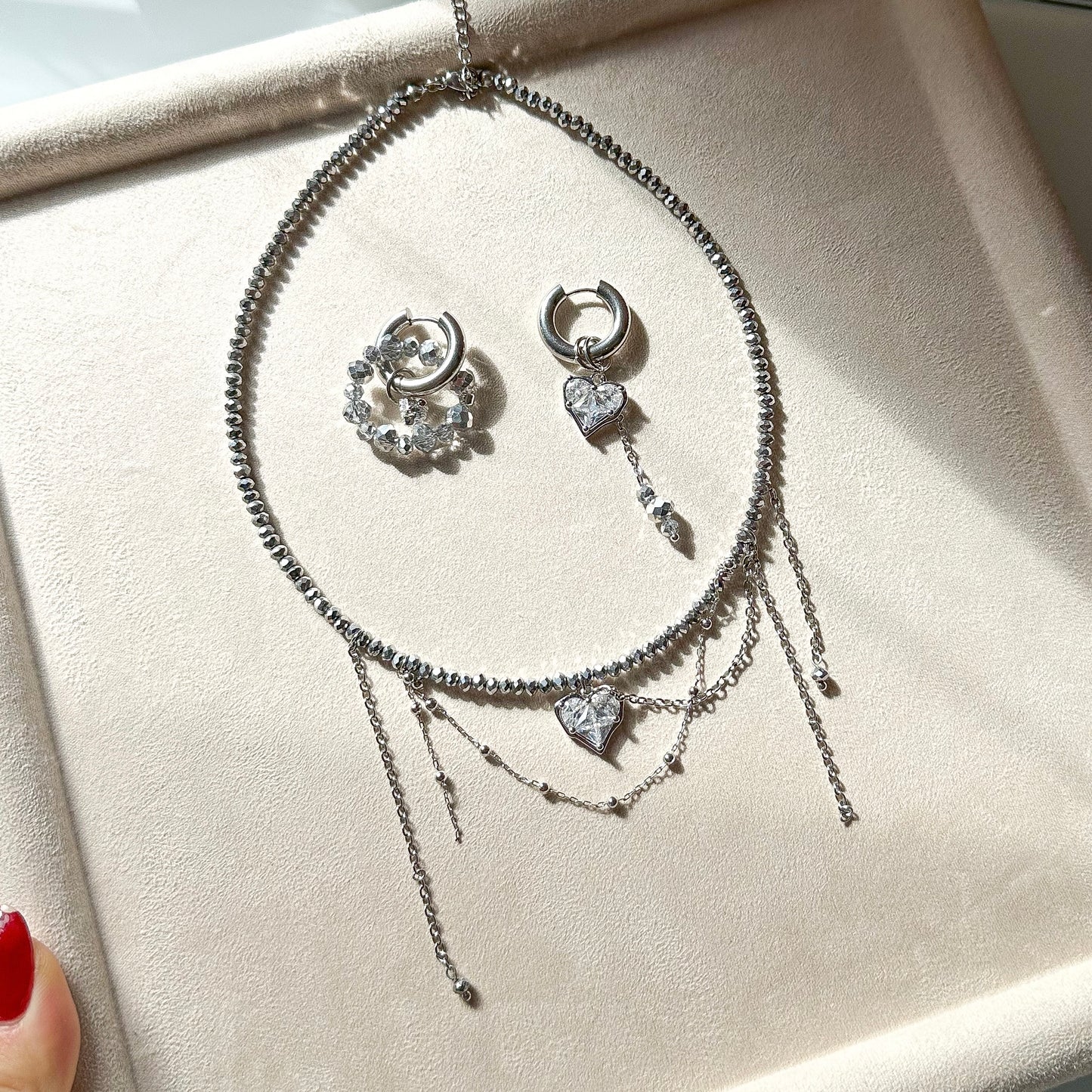 Asymmetric chains necklace with heart (silver)