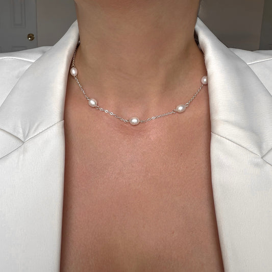 Freshwater pearls and chain necklace